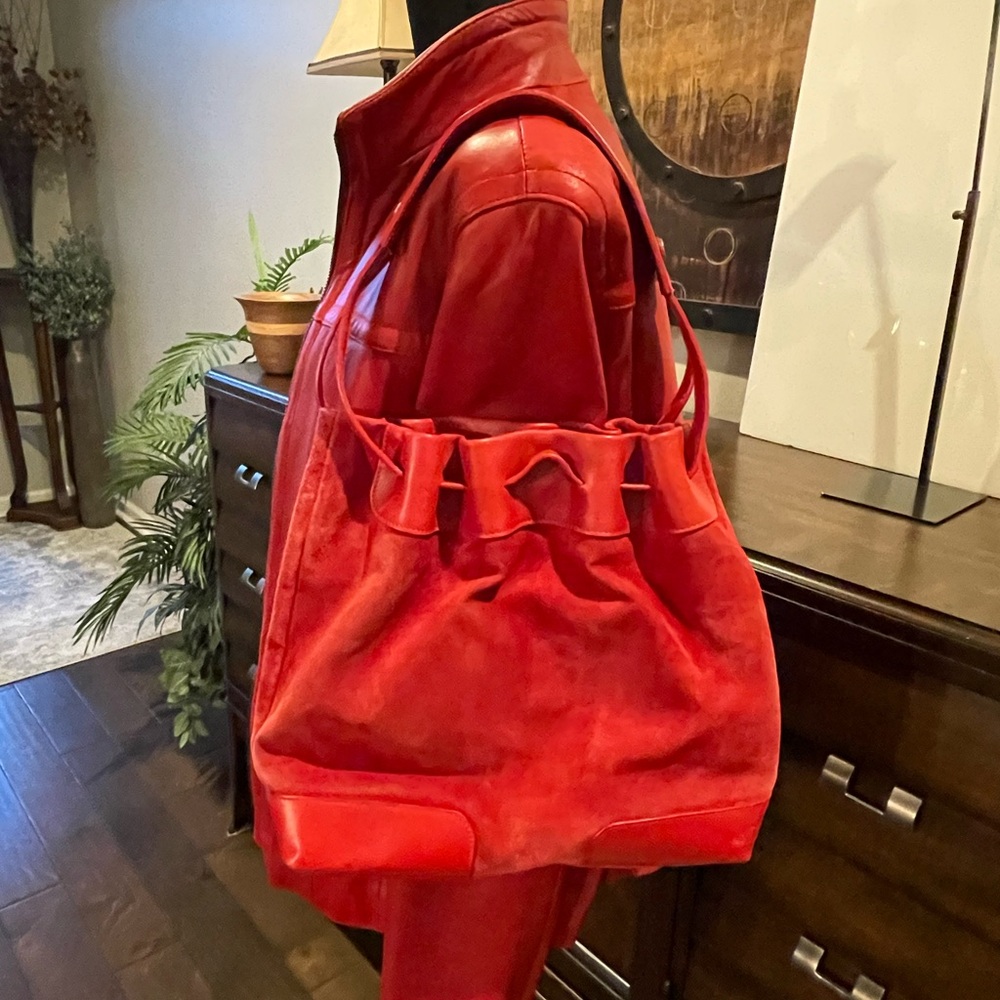 Burberry Elegant Red Suede and Leather Bucket Tote Bag-authentic